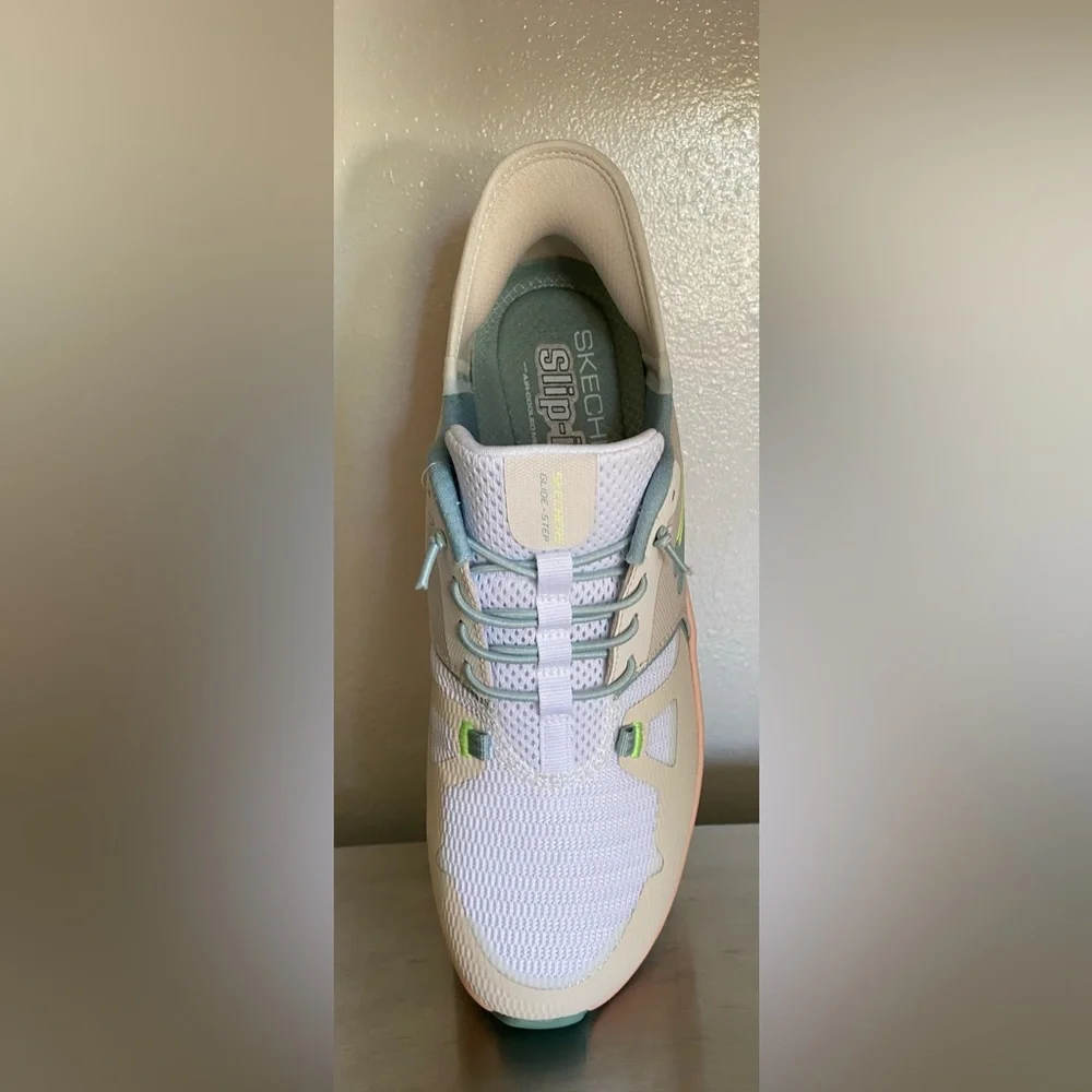 SKECHERS .. WOMENS GLIDE STEP SLIP-INS SNEAKERS